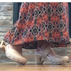 Dansko Women's Brown "Thea"  Leather Clogs. Size 8.5 To 9 U.S.